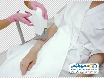 تصویر دوربری خانم در حال لیزر موهای دست