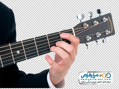 عکس با کیفیت گیتار در دست نوازنده مرد